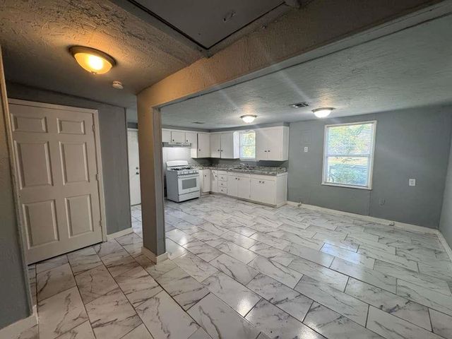 1317 NW Lincoln Ave, Lawton, OK 73507