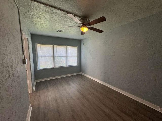 1317 NW Lincoln Ave, Lawton, OK 73507