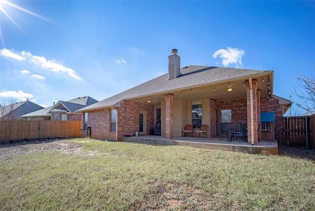 4300 Mackenzie Drive, Moore, OK 73160