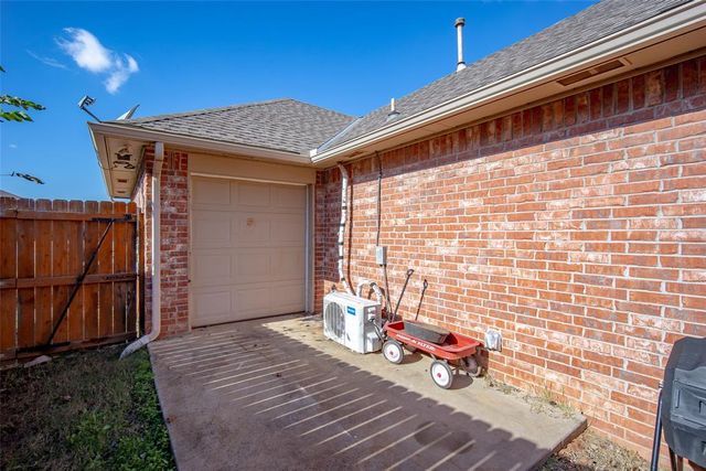 4300 Mackenzie Drive, Moore, OK 73160