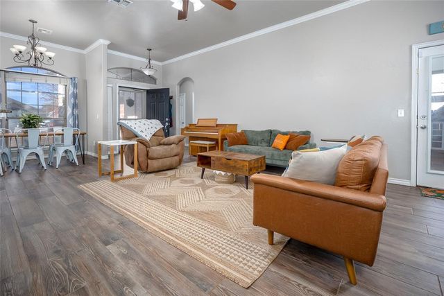 4300 Mackenzie Drive, Moore, OK 73160