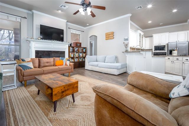 4300 Mackenzie Drive, Moore, OK 73160