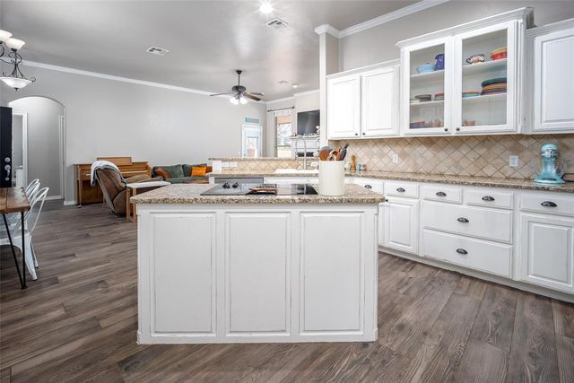 4300 Mackenzie Drive, Moore, OK 73160