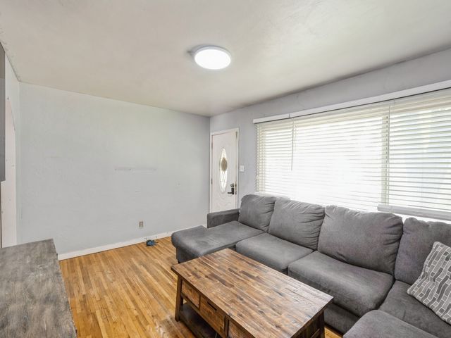 3504 27th Street, Des Moines, IA 50310