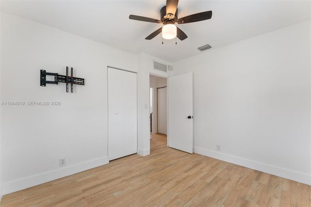 6161 NE 7th Ave, Oakland Park, FL 33334