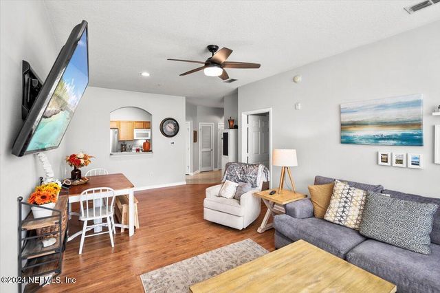 7990 BAYMEADOWS Road E 805, Jacksonville, FL 32256