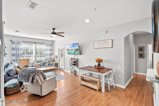 7990 BAYMEADOWS Road E 805, Jacksonville, FL 32256