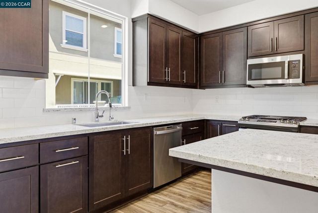 205 Plum Tree St, Livermore, CA 94551