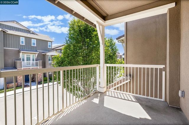 205 Plum Tree St, Livermore, CA 94551