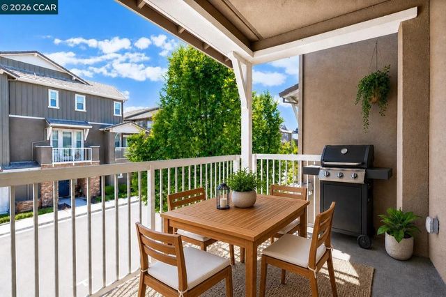 205 Plum Tree St, Livermore, CA 94551