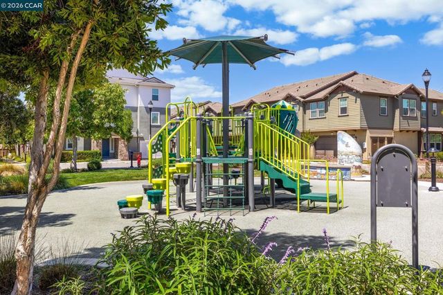 205 Plum Tree St, Livermore, CA 94551