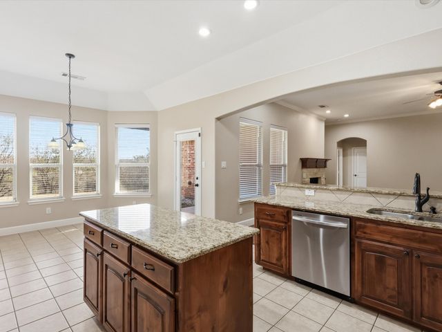 8916 Stone Top Drive, Fort Worth, TX 76179