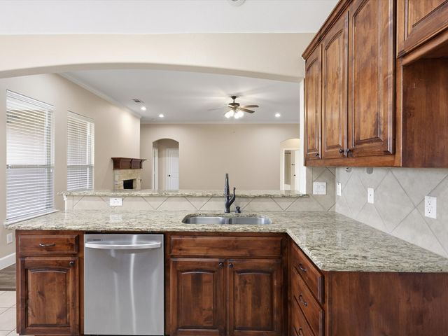 8916 Stone Top Drive, Fort Worth, TX 76179