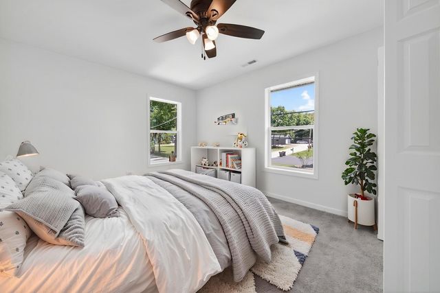 172 E Lakeview Avenue, Round Lake Beach, IL 60073