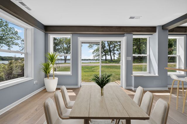 172 E Lakeview Avenue, Round Lake Beach, IL 60073