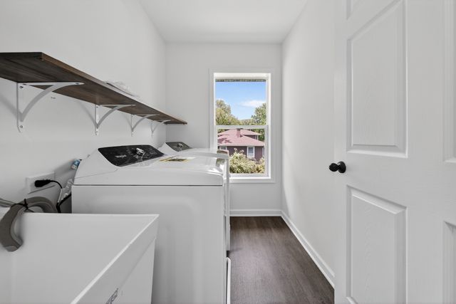 172 E Lakeview Avenue, Round Lake Beach, IL 60073