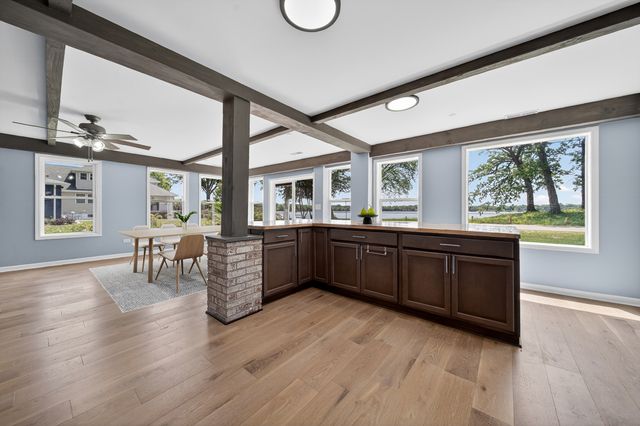 172 E Lakeview Avenue, Round Lake Beach, IL 60073