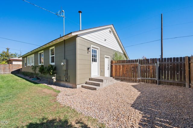 639 NW 8th Street, Redmond, OR 97756