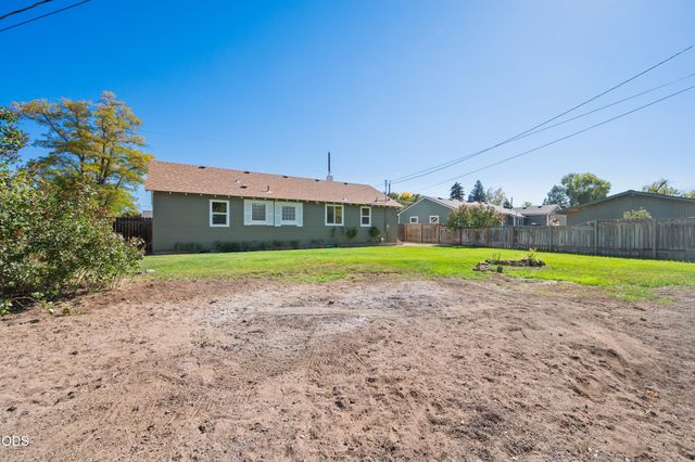 639 NW 8th Street, Redmond, OR 97756