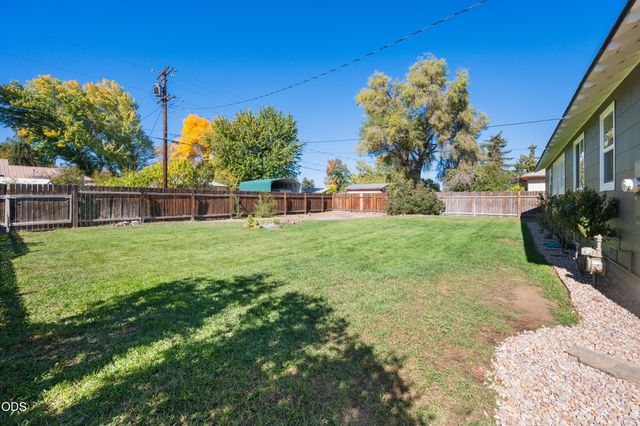 639 NW 8th Street, Redmond, OR 97756
