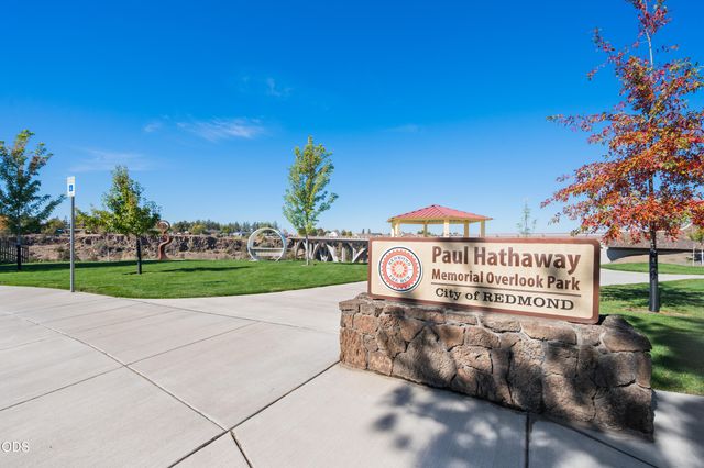 639 NW 8th Street, Redmond, OR 97756
