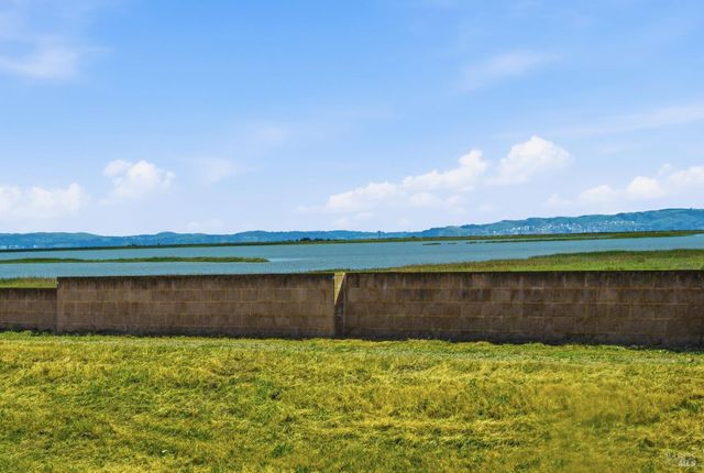 182 Emerson Ave, Novato, CA 94949