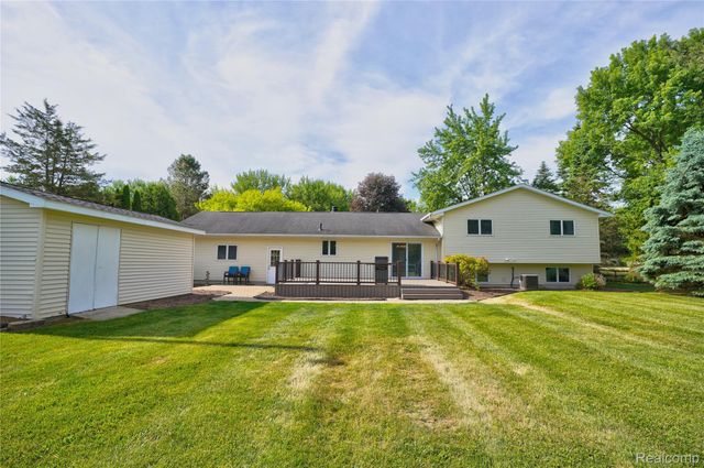 1055 E Hollywood Boulevard, Thetford Township, MI 48420
