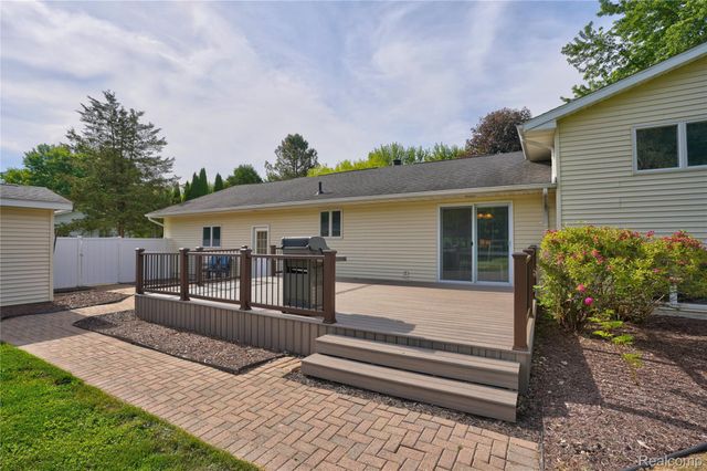 1055 E Hollywood Boulevard, Thetford Township, MI 48420