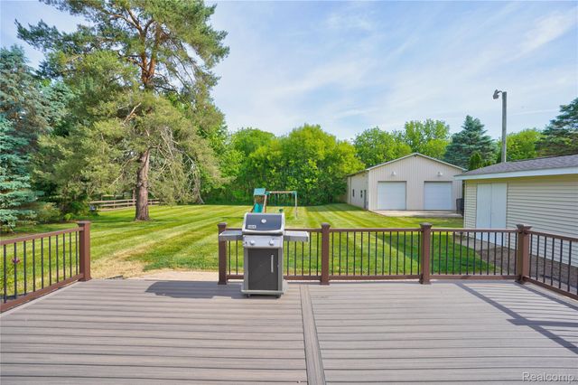 1055 E Hollywood Boulevard, Thetford Township, MI 48420