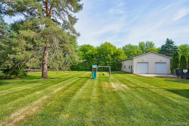 1055 E Hollywood Boulevard, Thetford Township, MI 48420