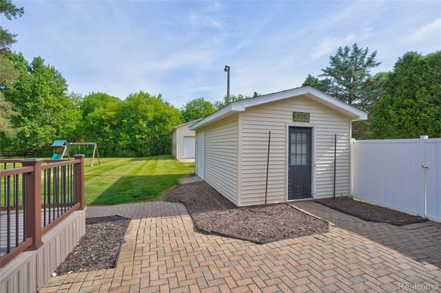 1055 E Hollywood Boulevard, Thetford Township, MI 48420