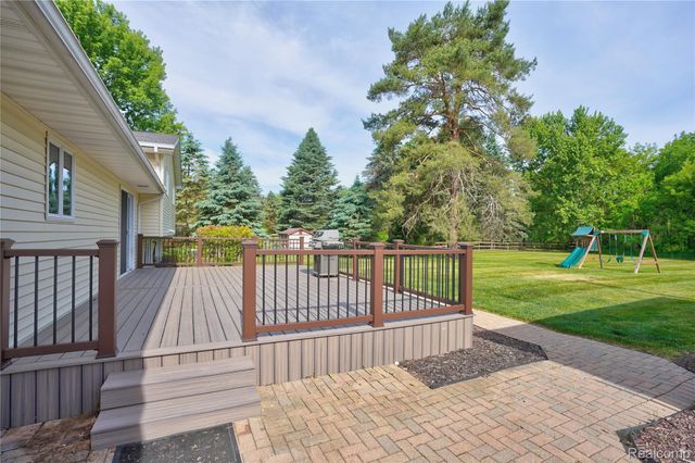1055 E Hollywood Boulevard, Thetford Township, MI 48420