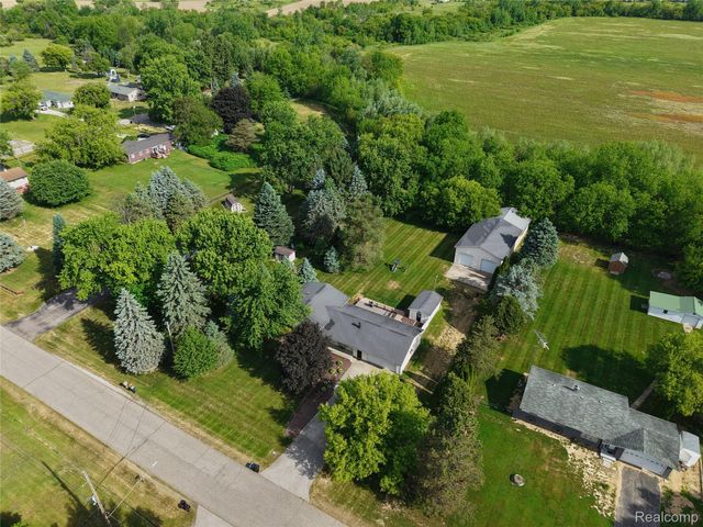 1055 E Hollywood Boulevard, Thetford Township, MI 48420