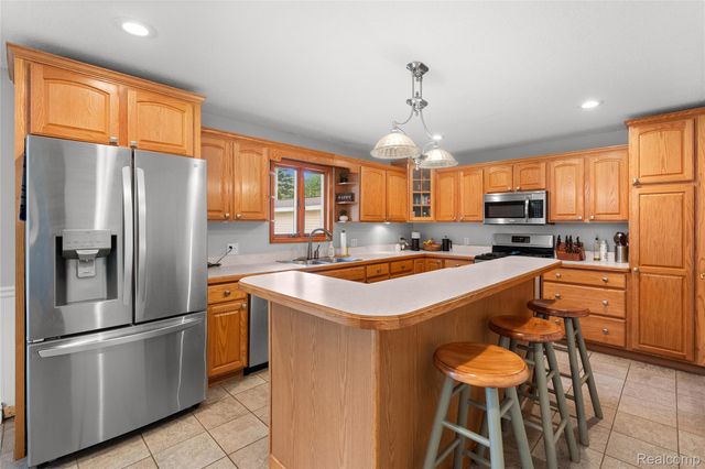 1055 E Hollywood Boulevard, Thetford Township, MI 48420