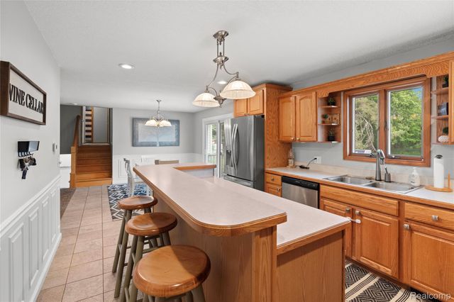 1055 E Hollywood Boulevard, Thetford Township, MI 48420