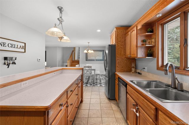 1055 E Hollywood Boulevard, Thetford Township, MI 48420