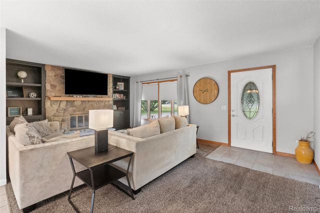 1055 E Hollywood Boulevard, Thetford Township, MI 48420