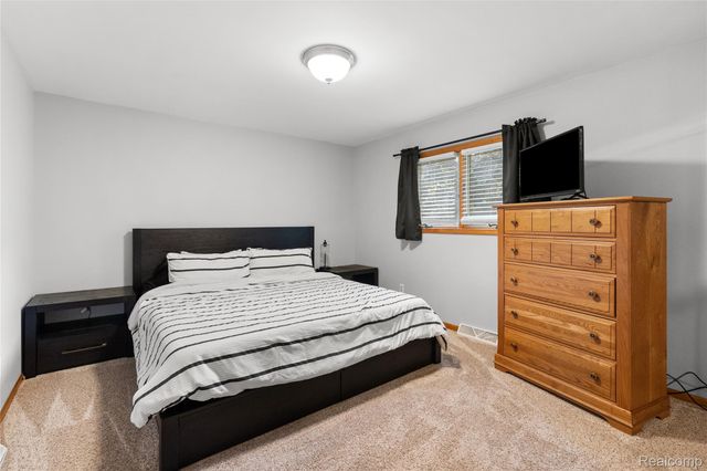1055 E Hollywood Boulevard, Thetford Township, MI 48420