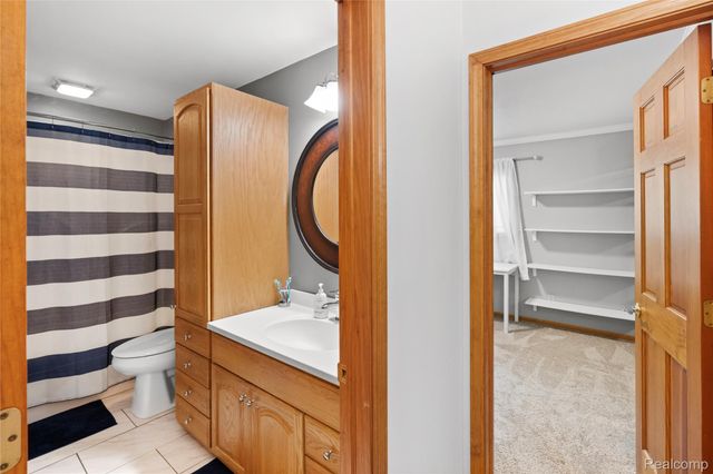 1055 E Hollywood Boulevard, Thetford Township, MI 48420