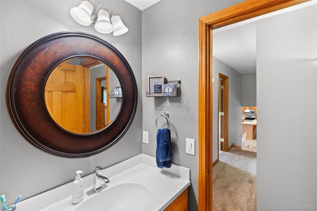 1055 E Hollywood Boulevard, Thetford Township, MI 48420