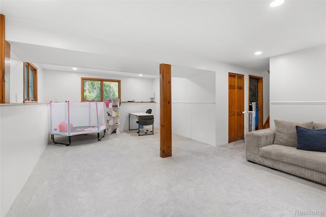 1055 E Hollywood Boulevard, Thetford Township, MI 48420