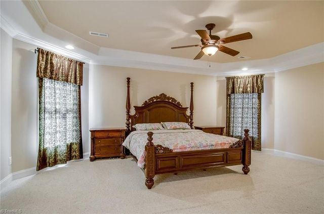 2172 Cherrywood Drive, Clemmons, NC 27012