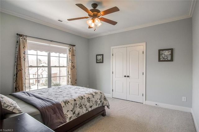 2172 Cherrywood Drive, Clemmons, NC 27012