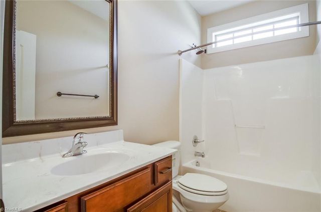2172 Cherrywood Drive, Clemmons, NC 27012
