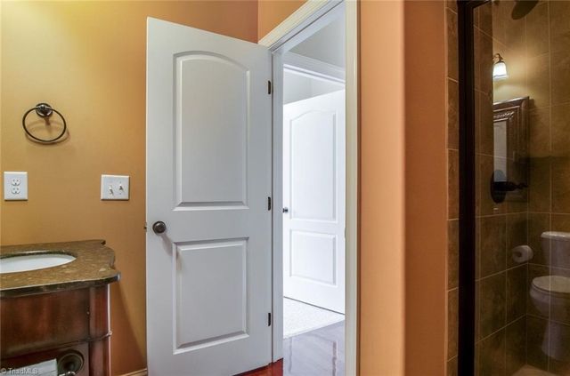 2172 Cherrywood Drive, Clemmons, NC 27012