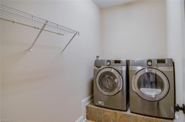 2172 Cherrywood Drive, Clemmons, NC 27012