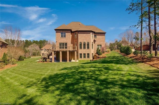 2172 Cherrywood Drive, Clemmons, NC 27012