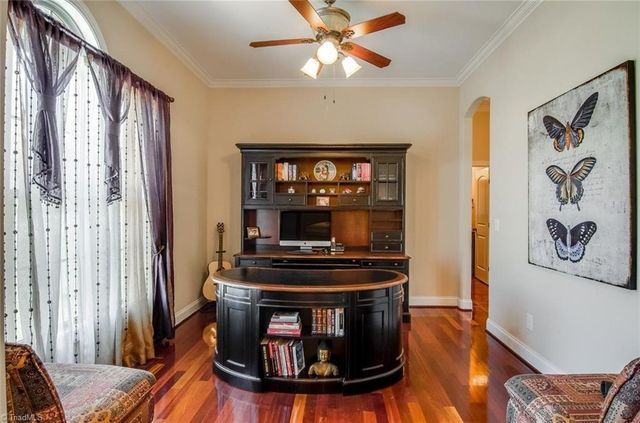 2172 Cherrywood Drive, Clemmons, NC 27012