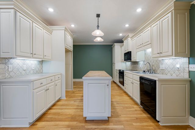 4655 Palm Springs Circle # 1, Conway, AR 72034