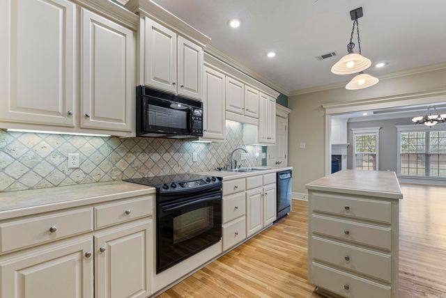 4655 Palm Springs Circle # 1, Conway, AR 72034